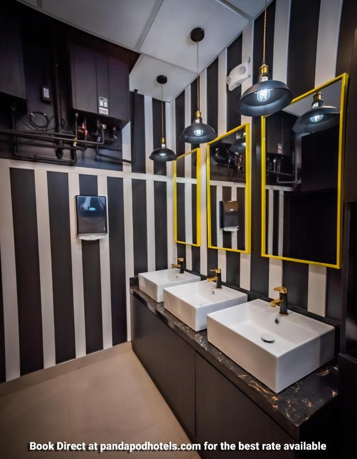Panda Pod Hotel Ричмонд Екстер'єр фото